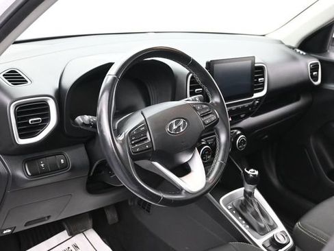 Used 2024 Hyundai Venue SEL FWD image 14