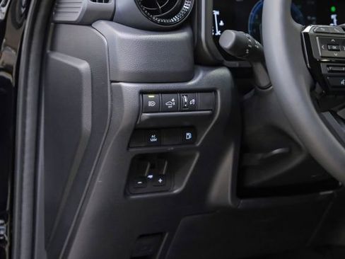 Used 2025 Toyota Land Cruiser image 60