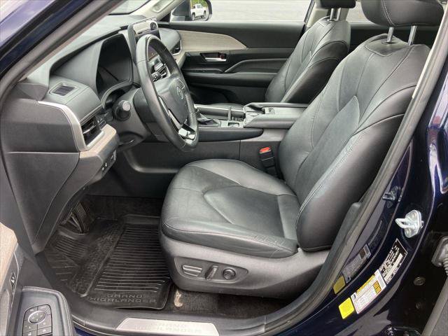 Certified 2024 Toyota Grand Highlander FWD image 15