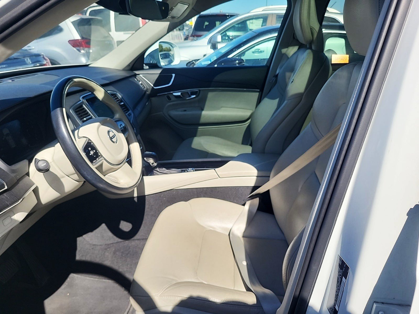Used 2020 Volvo XC90 T5 Momentum AWD/4WD image 5