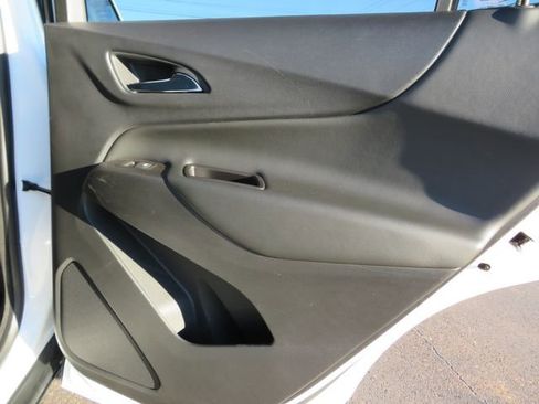 Used 2020 Chevrolet Equinox LT w/ LPO, Floor Liner Package image 35