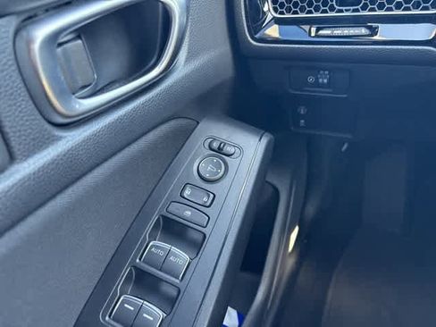 Used 2023 Honda Civic Sport image 11