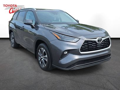 Used 2023 Toyota Highlander XLE