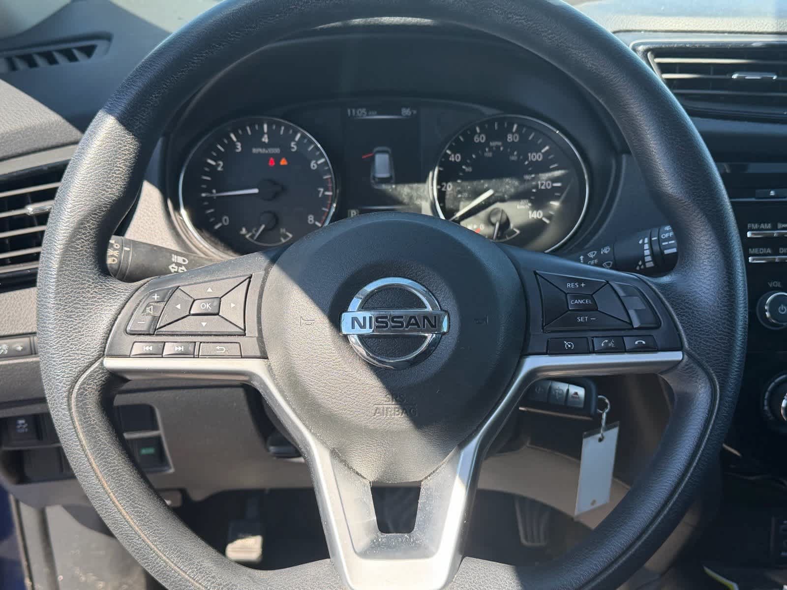 Used 2017 Nissan Rogue S AWD/4WD image 6