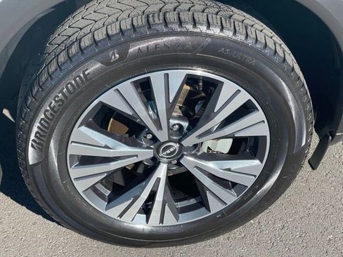 Used 2023 Nissan Rogue SV w/ SV Premium B Package image 29