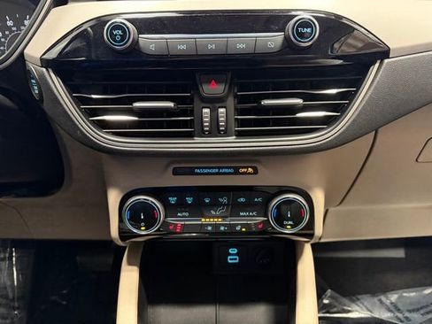 Used 2022 Ford Escape SEL image 33