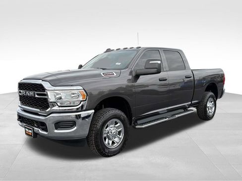 Used 2024 RAM 2500 Tradesman w/ Chrome Appearance Group AWD/4WD image 7