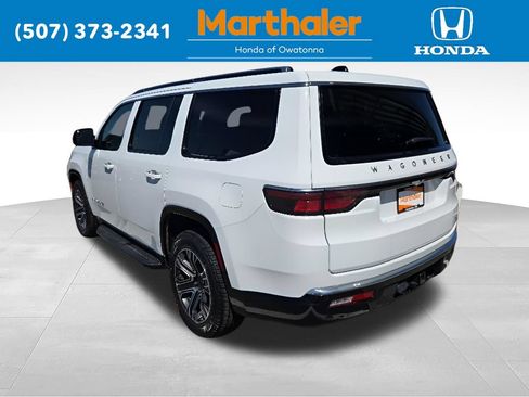 Used 2024 Jeep Wagoneer Series II w/ Flexible Seating Group AWD/4WD image 3
