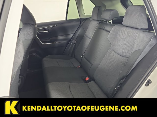 Used 2025 Toyota RAV4 XLE AWD/4WD image 25