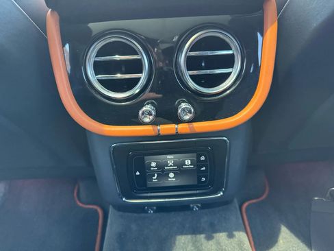 Used 2020 Bentley Bentayga Design Series image 33