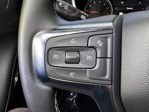Used 2025 Chevrolet Blazer LT w/ Sound & Technology Package FWD image 23