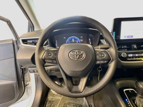 Used 2026 Toyota Corolla LE FWD image 11