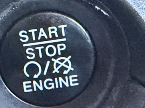 Used 2016 Jeep Renegade Limited image 15