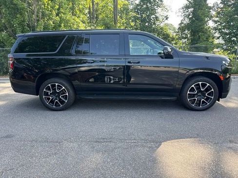 Used 2021 Chevrolet Suburban RST w/ Luxury Package AWD/4WD image 4