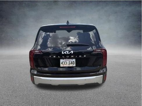 Used 2023 Kia Telluride LX FWD image 6