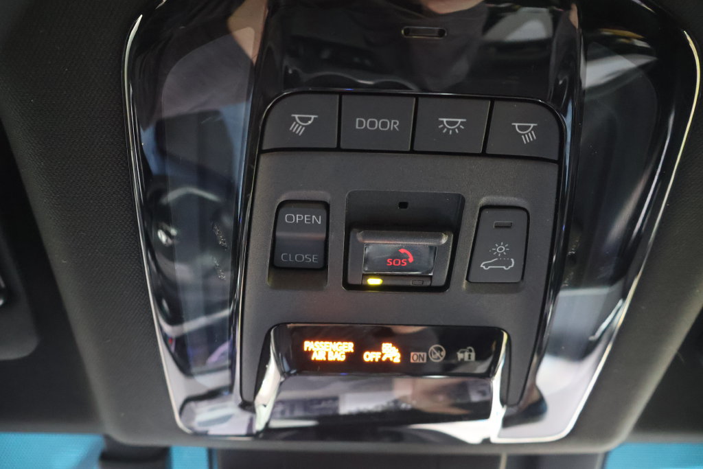 Certified 2022 Toyota Venza Limited w/ Advanced Technology Package AWD/4WD image 33