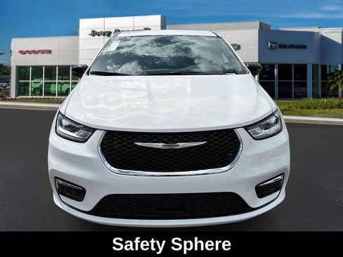 New 2026 Chrysler Pacifica Select image 2