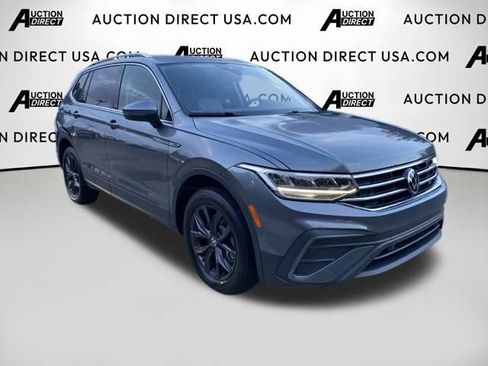 Used 2024 Volkswagen Tiguan SE FWD image 24