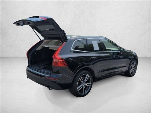 Used 2019 Volvo XC60 T5 Momentum w/ Premium Package AWD/4WD image 5