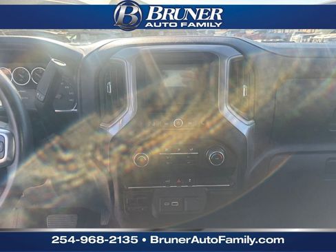 Used 2022 Chevrolet Silverado 2500 Custom w/ Custom Value Package image 22