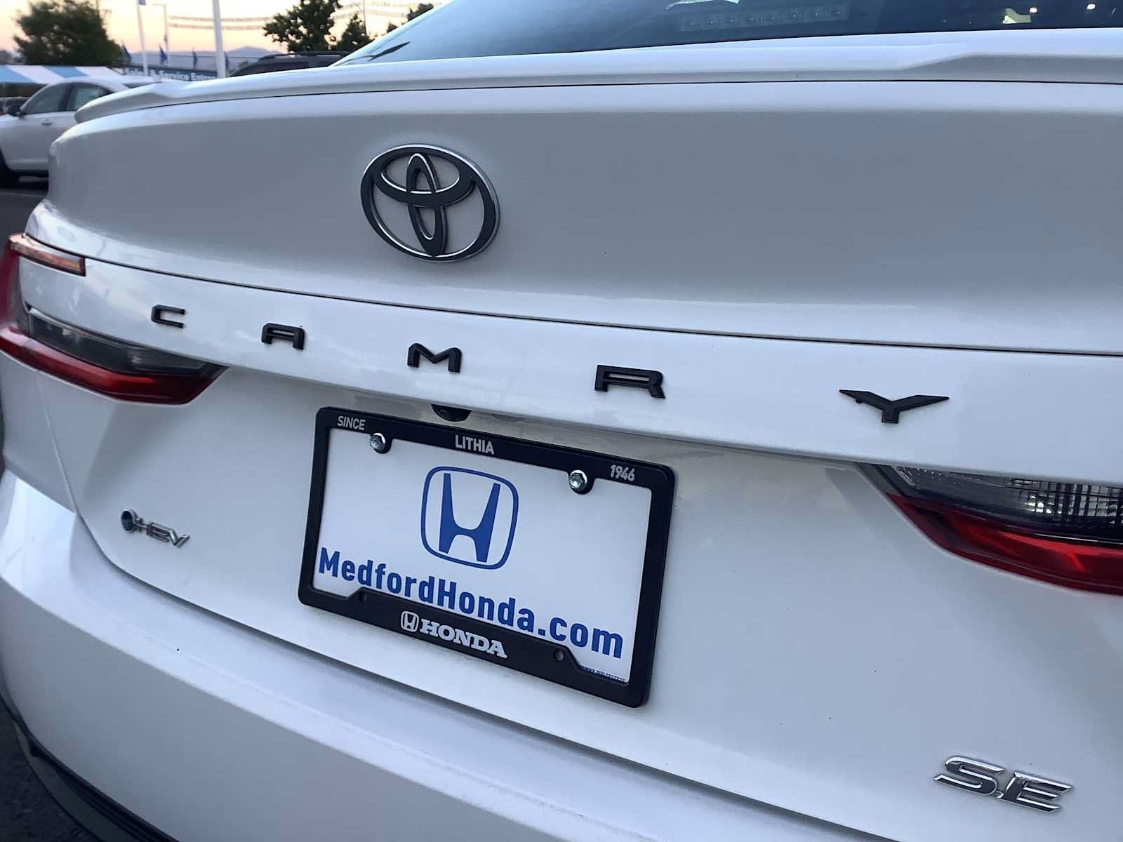 Used 2025 Toyota Camry SE FWD image 6