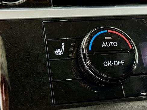 Used 2025 Nissan Pathfinder SV FWD image 24