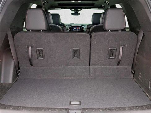 Used 2022 Chevrolet Traverse RS image 6