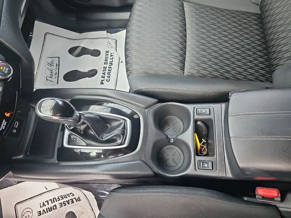 Used 2018 Nissan Rogue SV w/ Premium Package AWD/4WD image 18