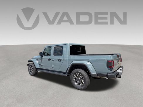 New 2026 Jeep Gladiator Sport AWD/4WD image 3