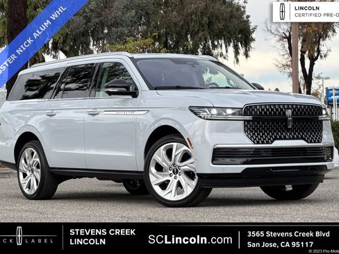 Certified 2025 Lincoln Navigator L Reserve image 1