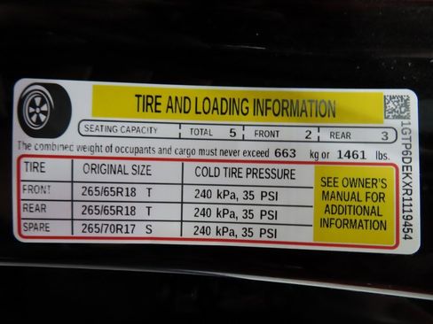 Used 2024 GMC Canyon AT4 w/ AT4 Premium Package image 60