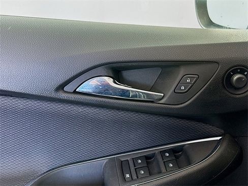 Used 2018 Chevrolet Cruze LT image 17