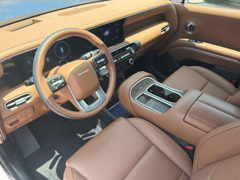 Used 2026 Hyundai Palisade Calligraphy FWD image 4