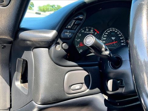Used 2002 Chevrolet Corvette Z06 w/ Memory Pkg RWD image 34