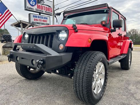 Used 2015 Jeep Wrangler Unlimited Sahara w/ Max Tow Package image 9