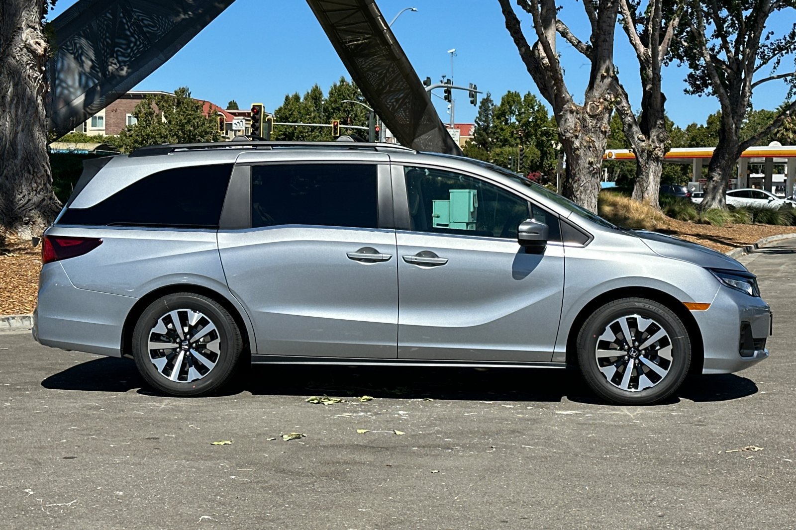 New 2026 Honda Odyssey EX-L image 3