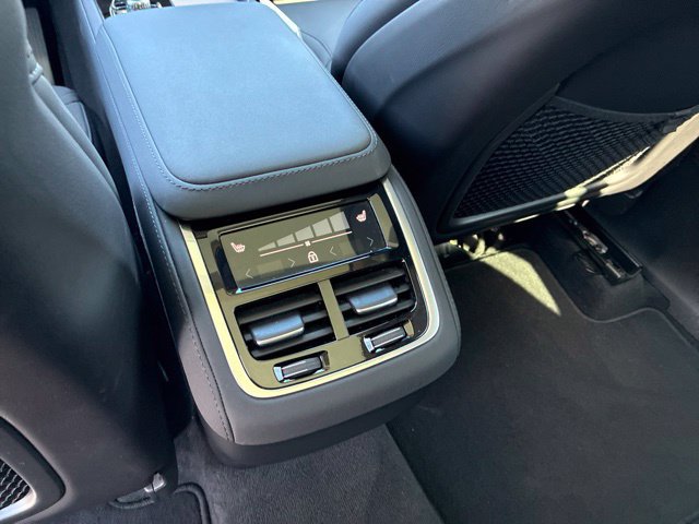 Used 2026 Volvo XC90 B6 Plus AWD/4WD image 12