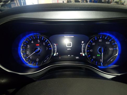 New 2026 Chrysler Pacifica Limited w/ S Appearance Package FWD image 10