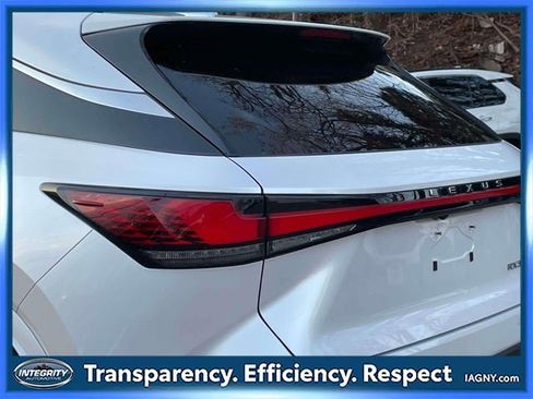 Used 2024 Lexus RX 350 Premium image 11