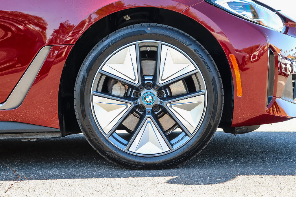 Certified 2023 BMW i4 eDrive35 RWD image 9