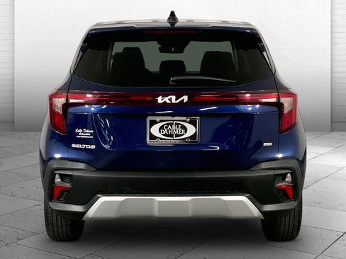 Used 2026 Kia Seltos LX AWD/4WD image 3