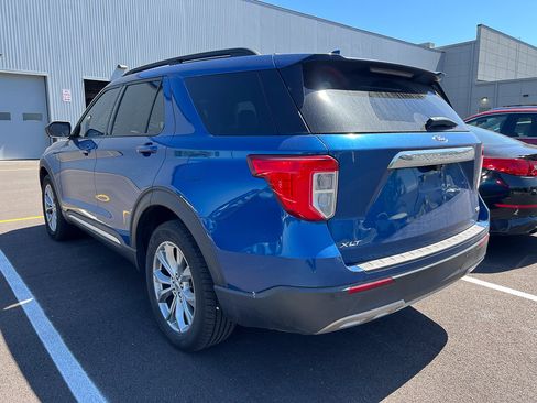 Used 2020 Ford Explorer XLT w/ Equipment Group 202A AWD/4WD image 3