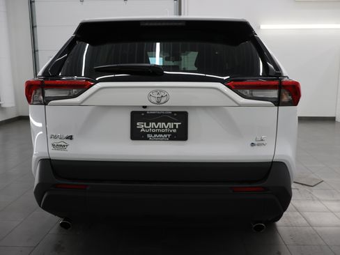 Used 2025 Toyota RAV4 LE AWD/4WD image 25