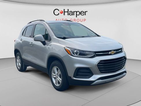 Used 2021 Chevrolet Trax LT w/ LT Convenience Package AWD/4WD image 1