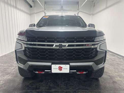 Used 2021 Chevrolet Suburban Z71 w/ Luxury Package image 2