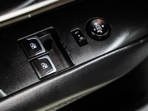 Used 2017 Cadillac ATS V w/ Luxury Package RWD image 39