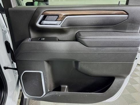 Used 2025 Chevrolet Silverado 2500 LT w/ Convenience Package image 26