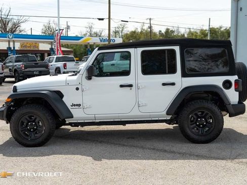 Used 2024 Jeep Wrangler Sport image 11