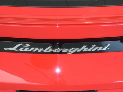 Used 2020 Lamborghini Urus AWD/4WD image 18