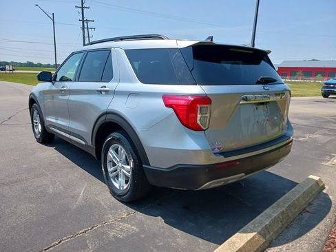 Used 2023 Ford Explorer XLT w/ Equipment Group 202A AWD/4WD image 3